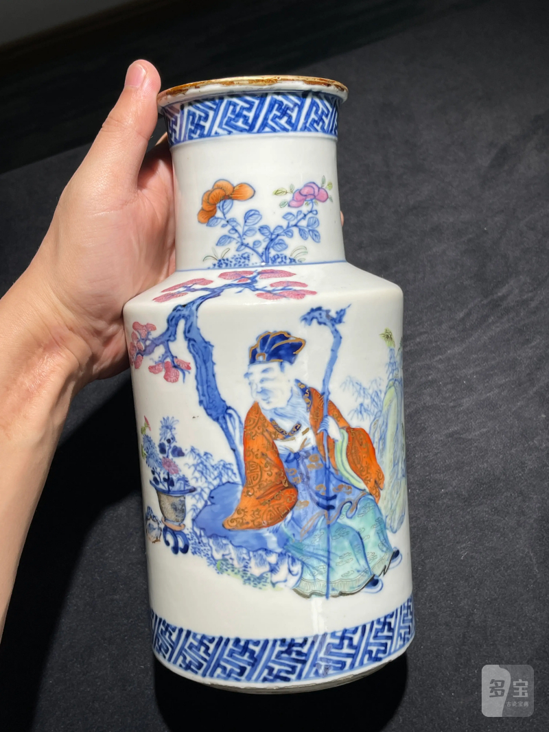 清中期 斗彩四爱图瓶一对 - 图17